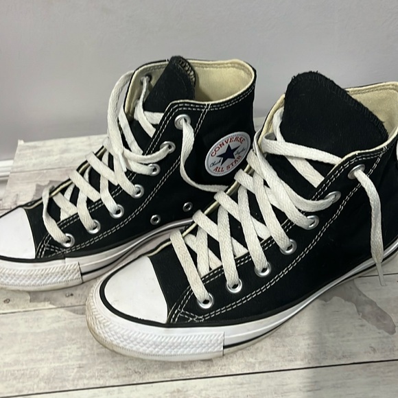 Converse - Picture 1 of 4